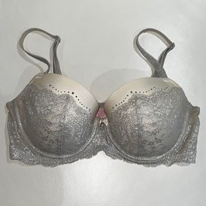 Victoria's Secret Cream/Silver Sprakley Lace Bra Size 36D